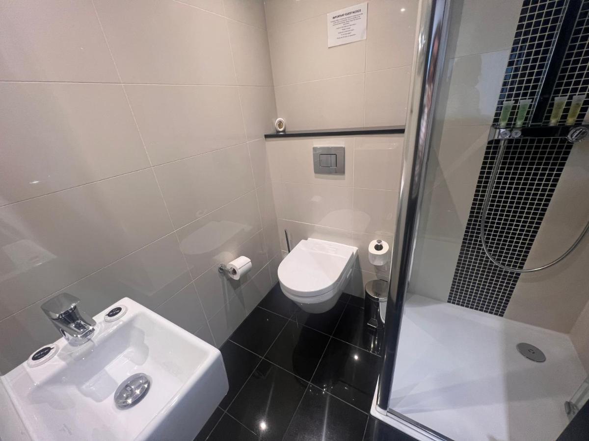 Single Room,1192275814:JPEG